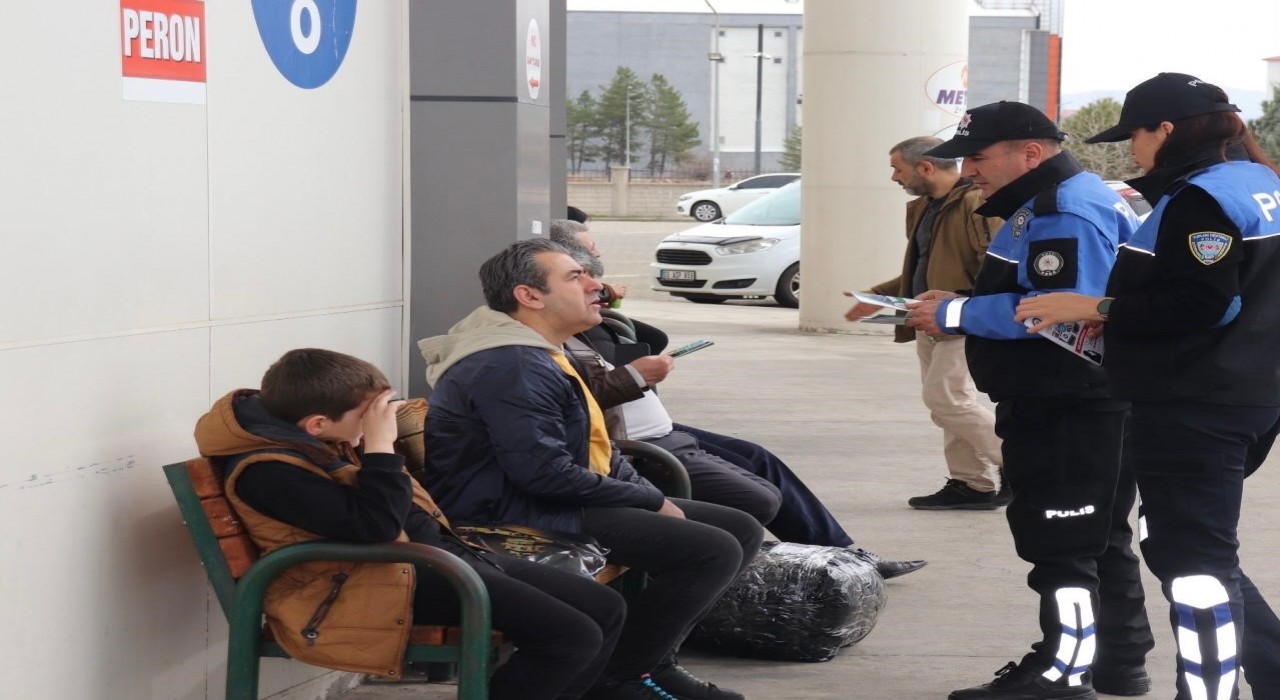 Bingölde vatandaşlar bilişim yoluyla dolandırıcılığa karşı bilgilendirildi
