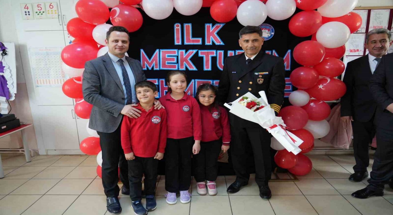 Bir Mektup Da Sen Yaz etkinliğiyle Mehmetçik ve öğrenciler buluştu