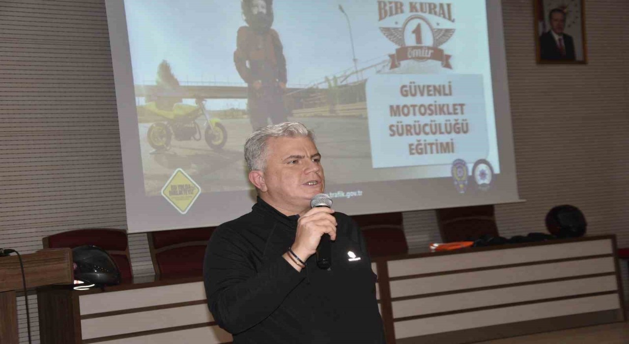 Bitliste motosiklet sürücülerine güvenli sürüş semineri düzenlendi
