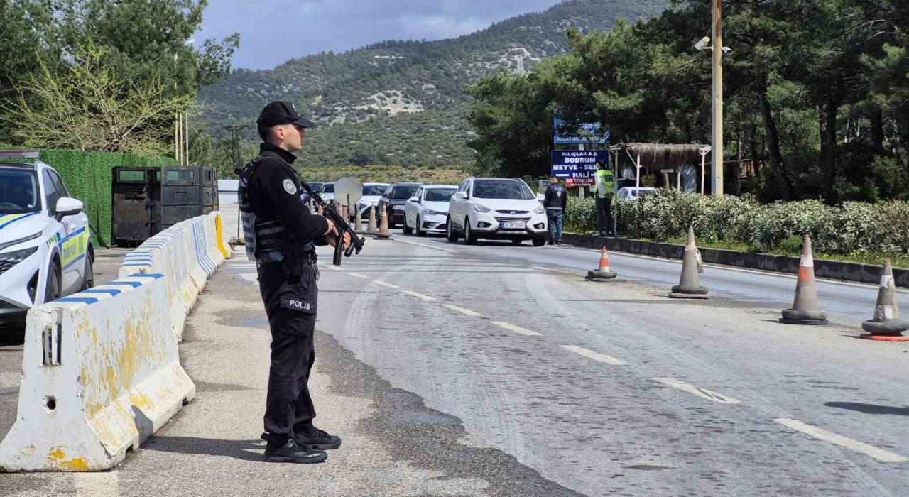 Bodrumda bayram denetimi yapılıyor