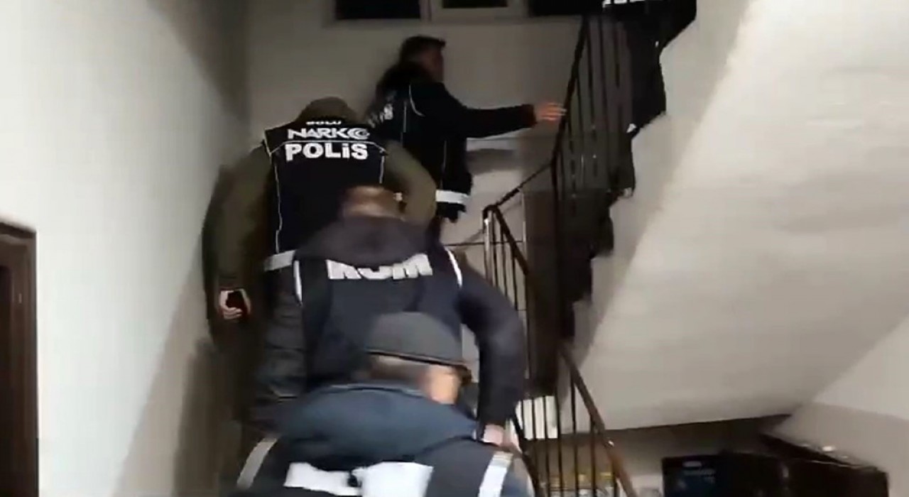 Boluda 16 kaçak göçmen yakalandı