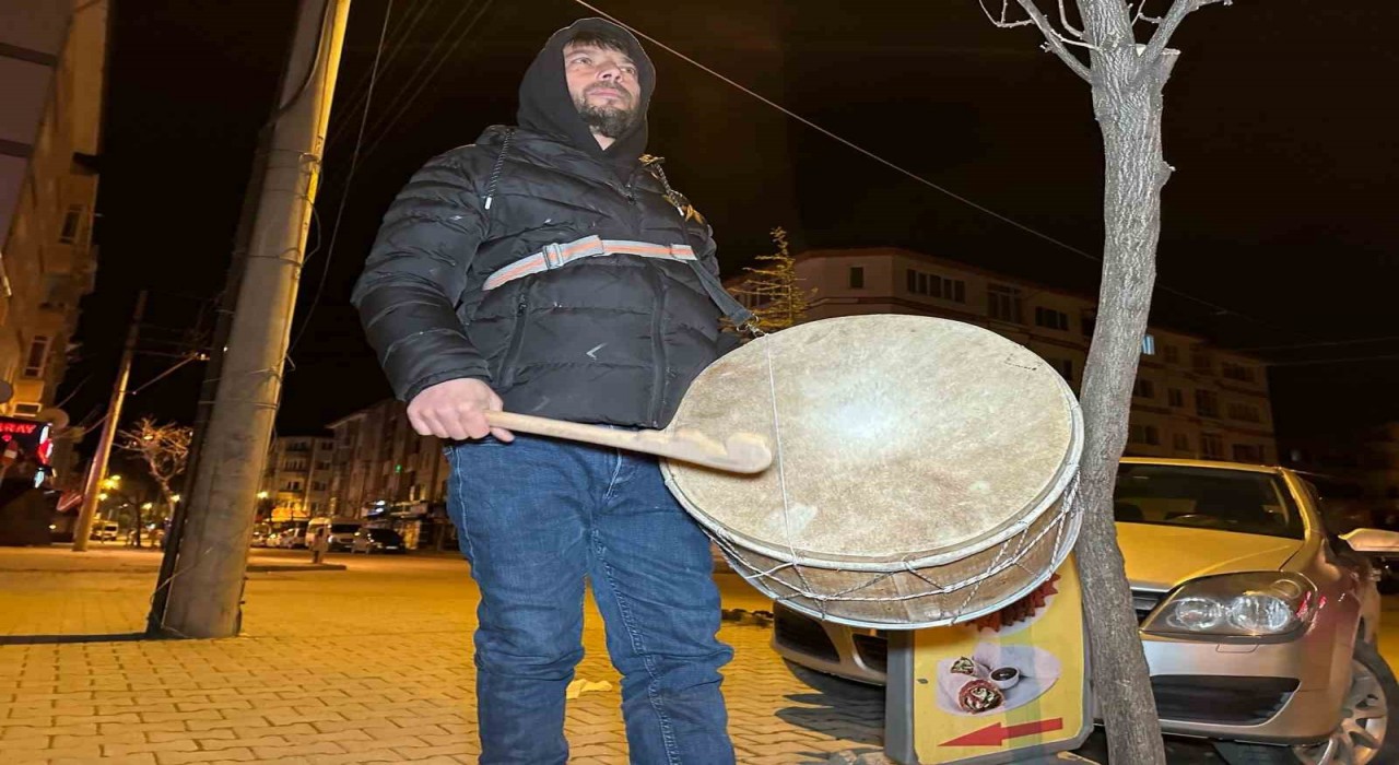 Boluda 20 yıllık davulcudan gençlere ek iş tavsiyesi: 40-50 bin lira kazanırlar