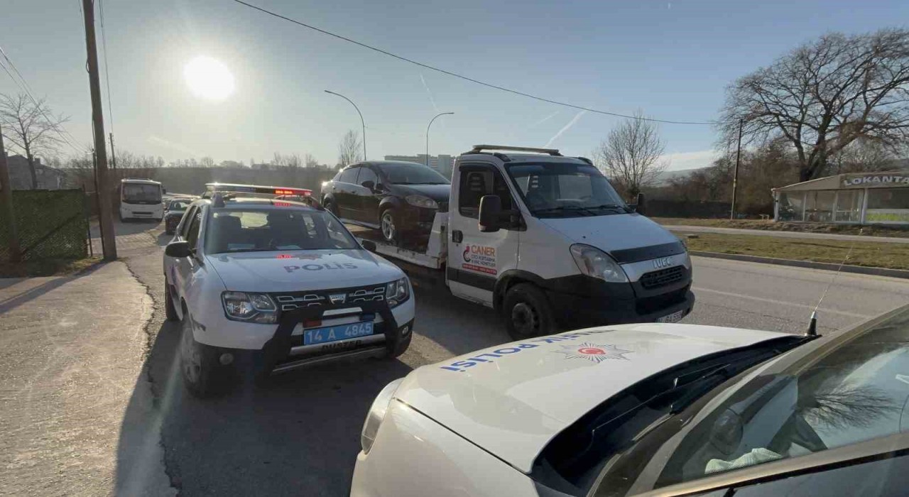 Boluda çakarlı araç kullanan sürücüye 138 bin lira ceza
