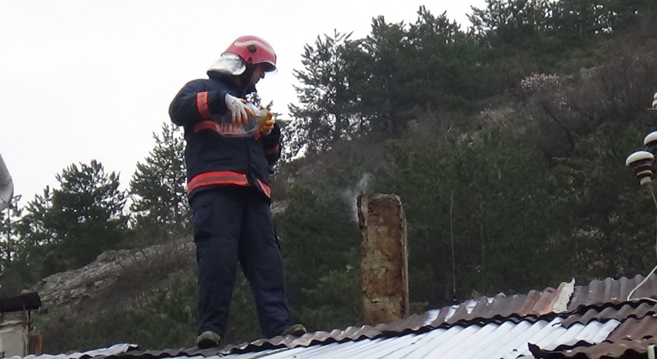 Boluda iş yerindeki baca yangını korkuttu