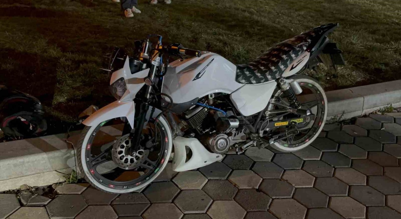 Boluda trafik polisinden kaçan motosikletli cezadan kaçamadı: 2 sürücüye 80 bin lira ceza