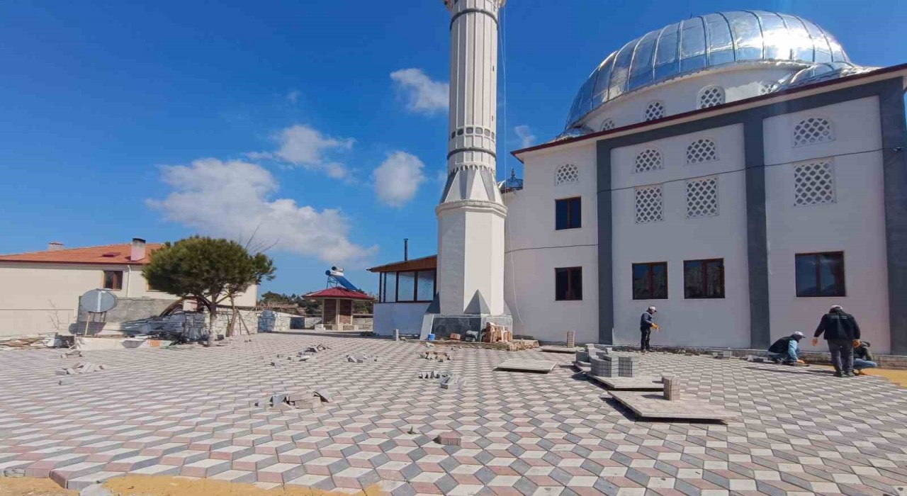 Bozdoğan Belediyesinden camilerde çevre düzenlemesi