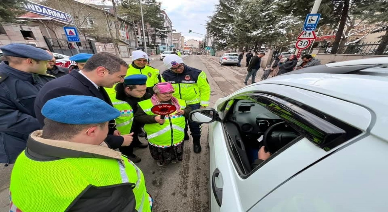 Bozkırda Down sendromlu çocuklara trafik eğitimi verildi