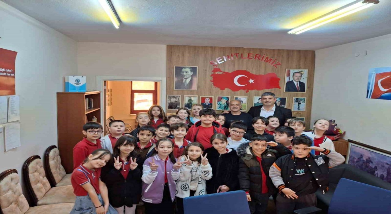 Bozüyükte 4. sınıf öğrencilerinden şehit ailelerine ve gazilere duygulandıran mektup