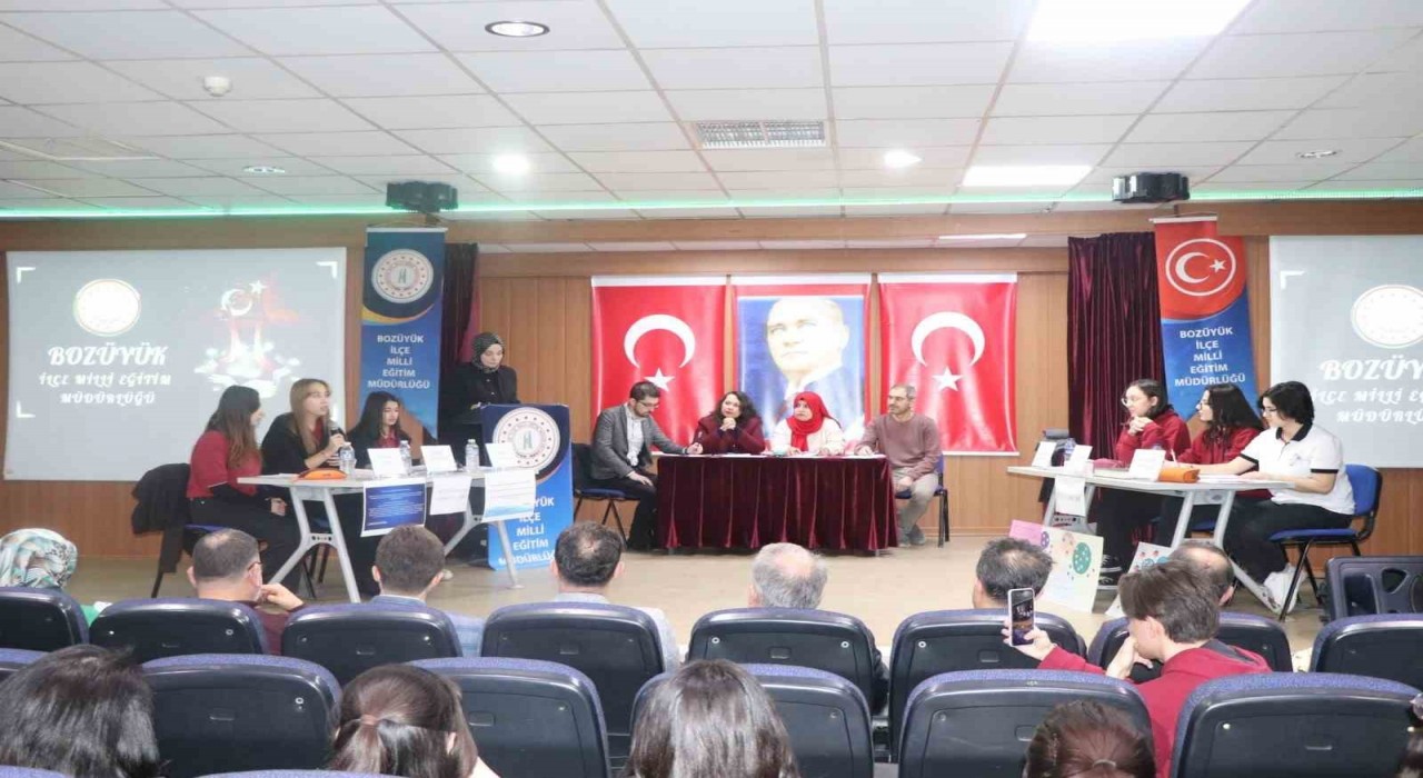 Bozüyükte Gençler Tartışıyor münazara etkinliği düzenlendi