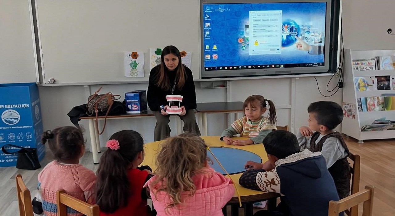 Bozyazıda öğrencilere ağız ve diş sağlığı ile teknoloji bağımlılığı eğitimi verildi