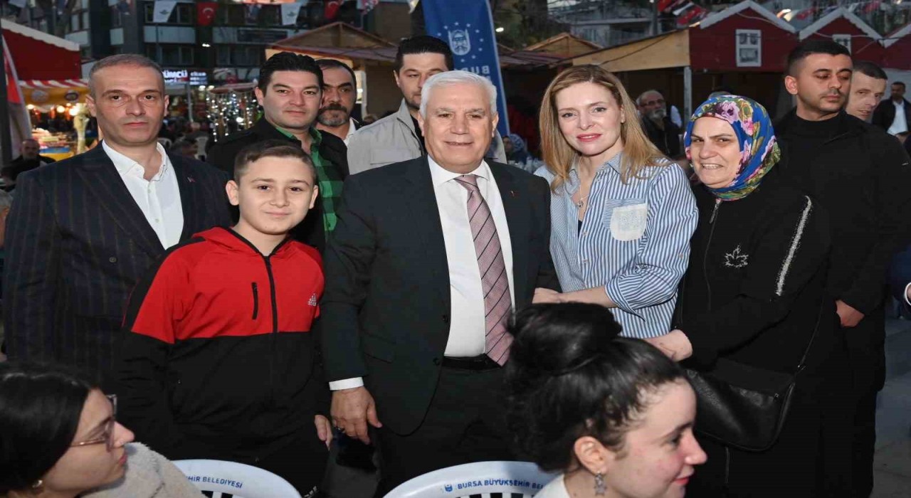 Bursada 200 bin kişi, Ramazan ayında aynı sofrada buluştu