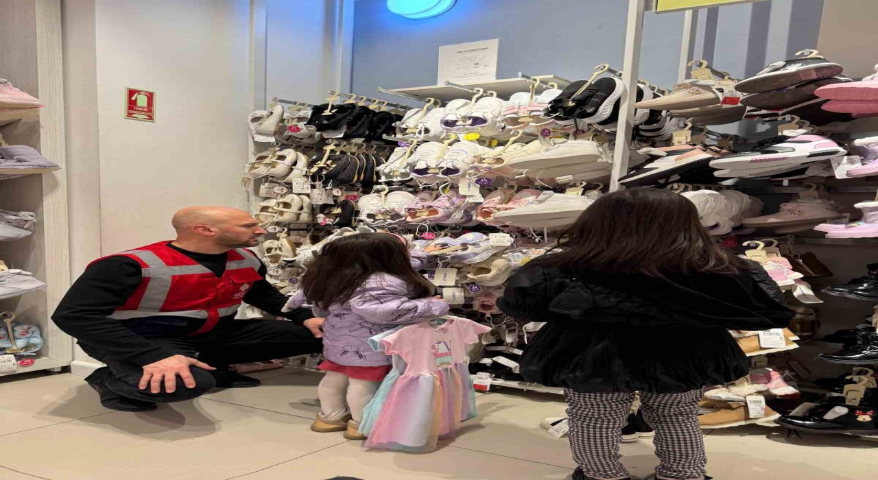 Bursada 776 öksüz ve yetim çocuğa bayram sevinci