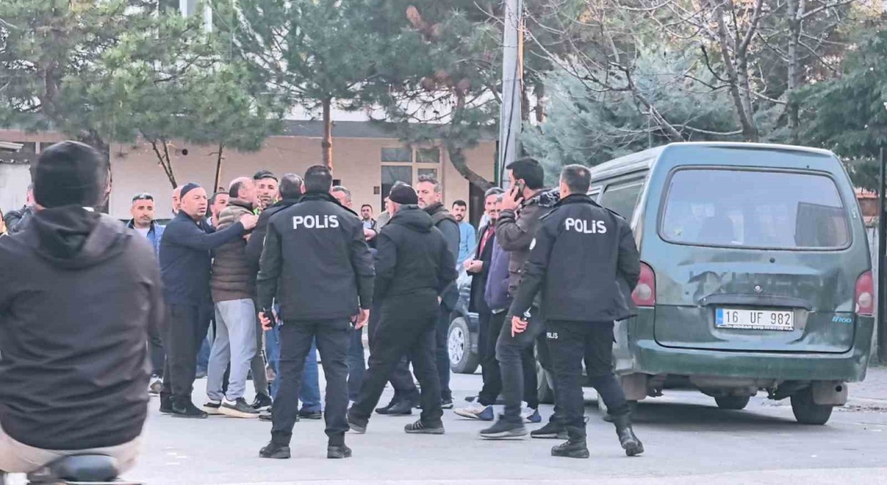 Bursada bıçaklı kavga: 3 yaralı