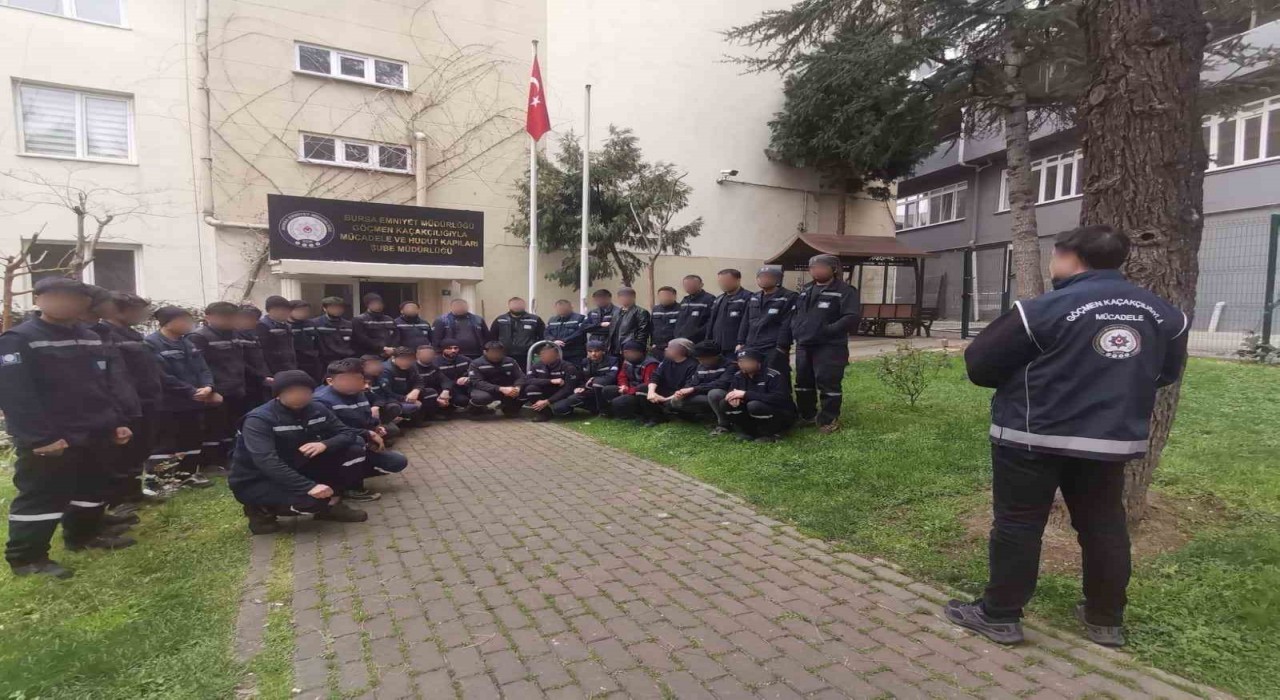 Bursada kaçak göçmenleri çalıştırdığı tespit edilen 3 şüpheli yakalandı
