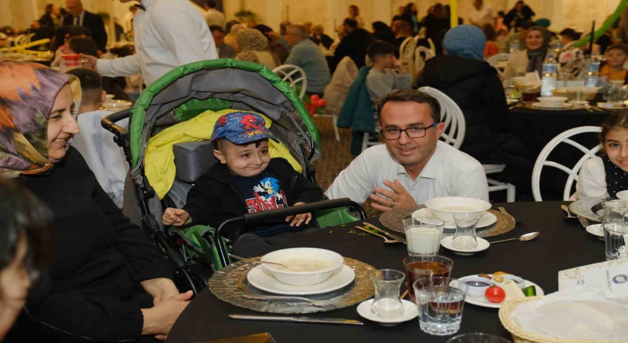 Bursada onkoloji hastası çocuklar iftar programında bir araya geldi