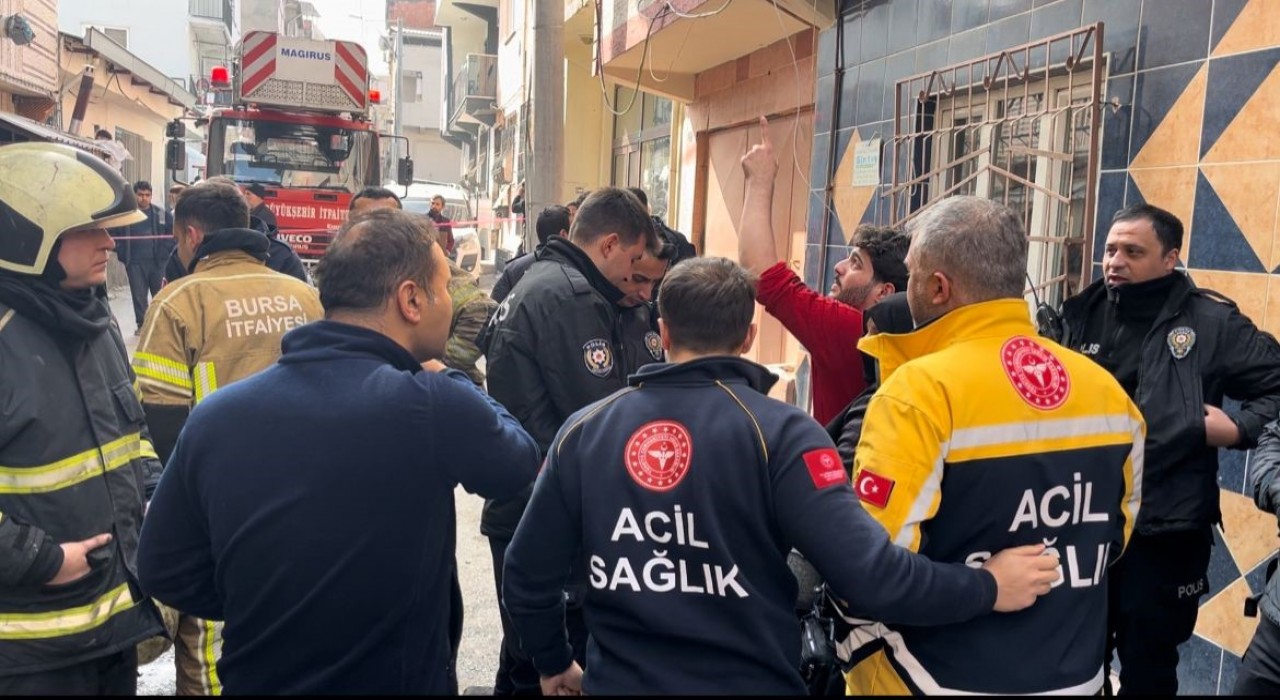 Bursada yangında can pazarı...2 si çocuk 4 kişi kurtarıldı