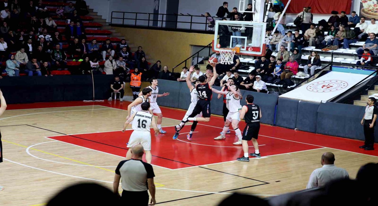 Büyükşehir basketbol serinin son karşılaşmasına Uşakta çıkacak