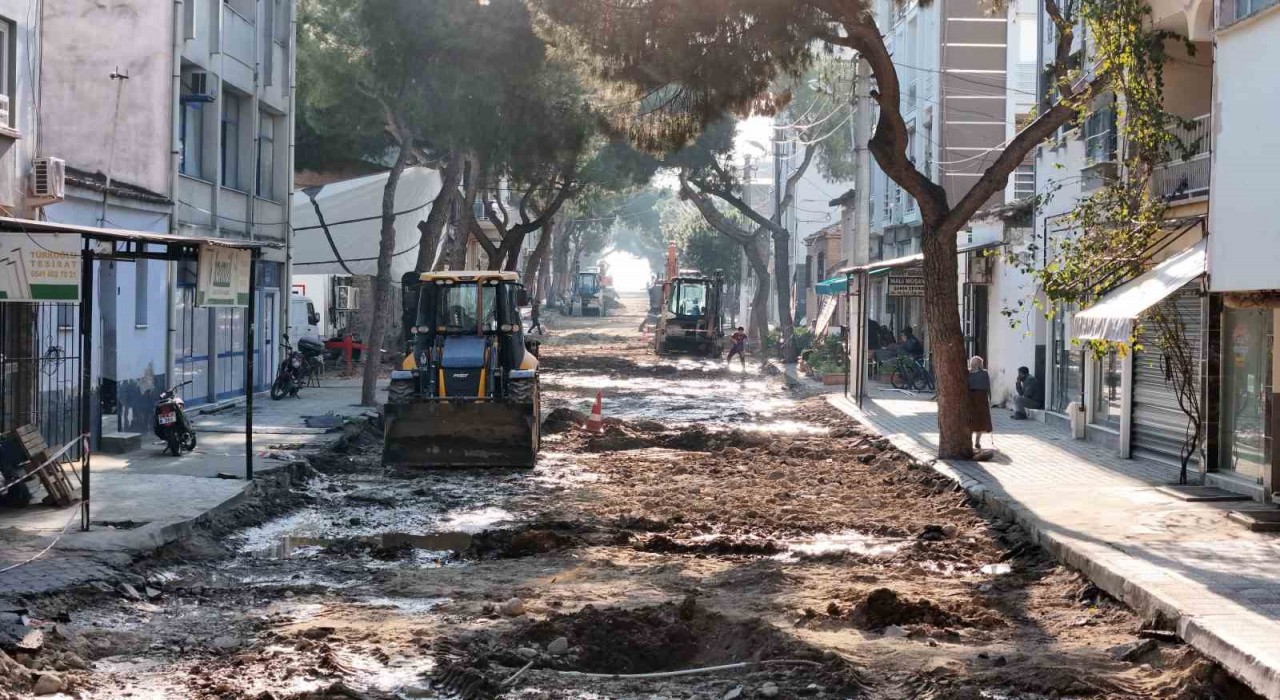 Büyükşehir, Sultanhisarda yol çalışmalarını sürdürüyor