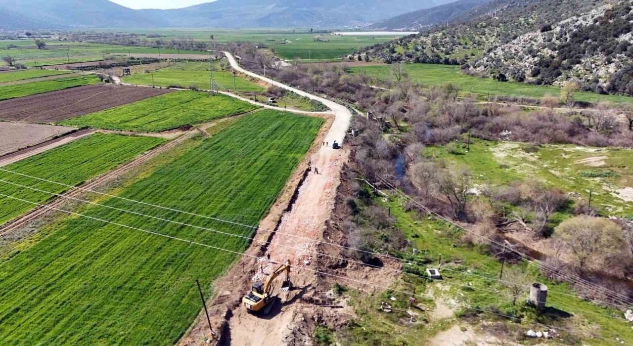Büyükşehirden Milas kırsalına 80 milyonluk yol yatırımı