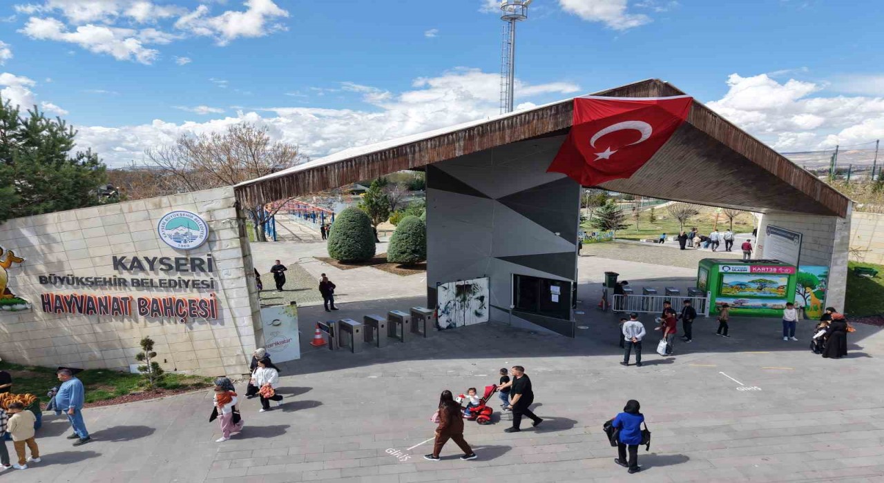 Büyükşehirin hayvanat bahçesine Ramazan Bayramında yoğun ilgi