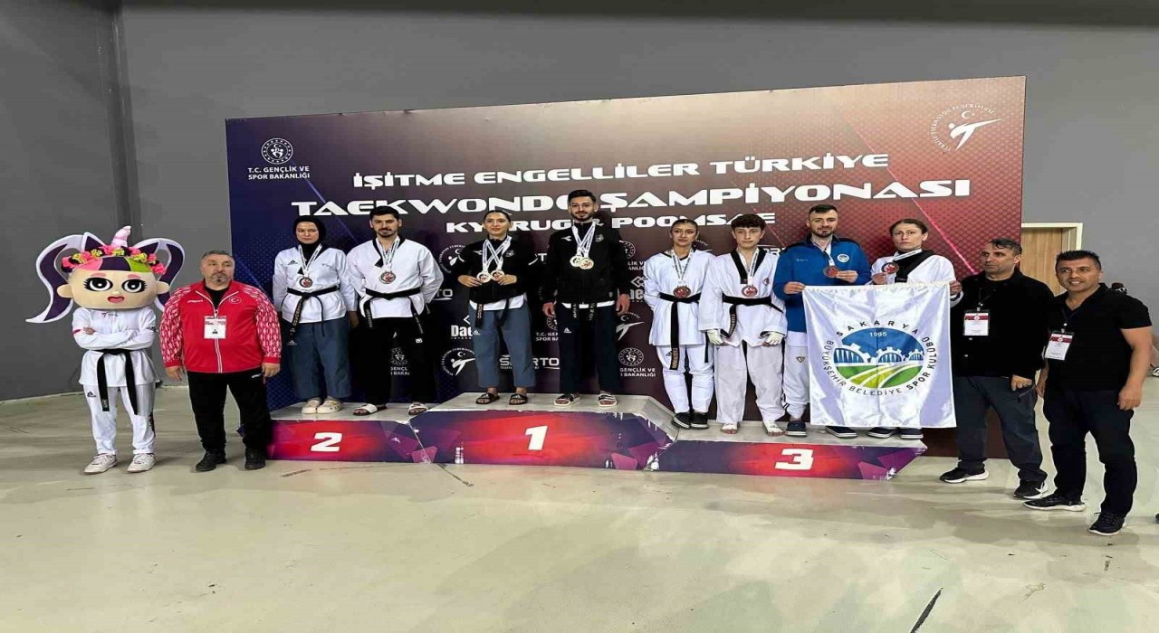 Büyükşehirin taekwondo takımı Antalyada doludizgin