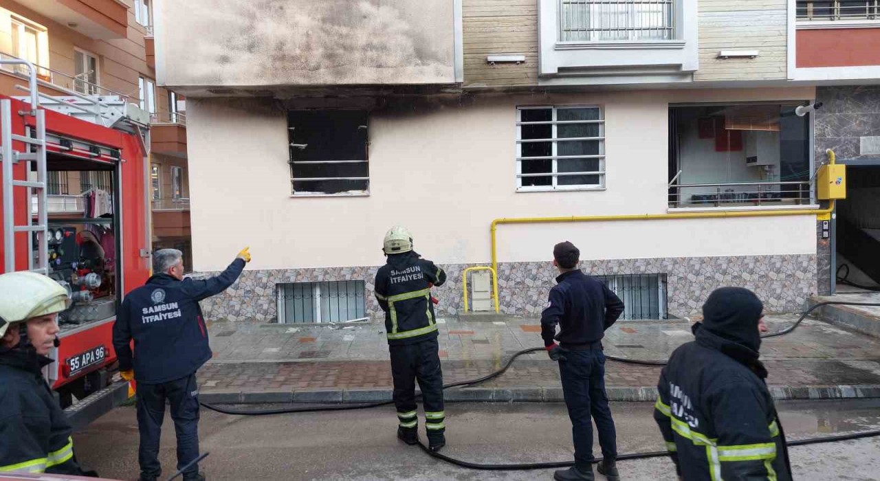 Çakmakla oynayan çocuk evi yaktı