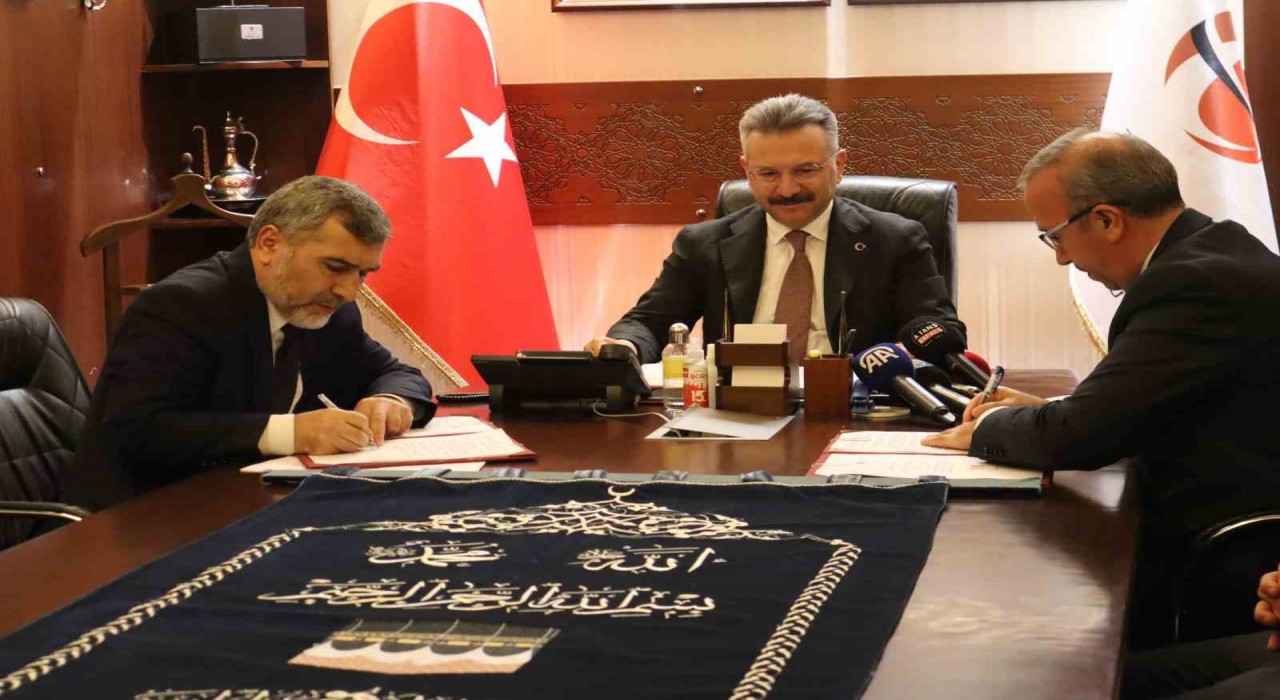 Cami Minber Örtüsü protokolü imzalandı