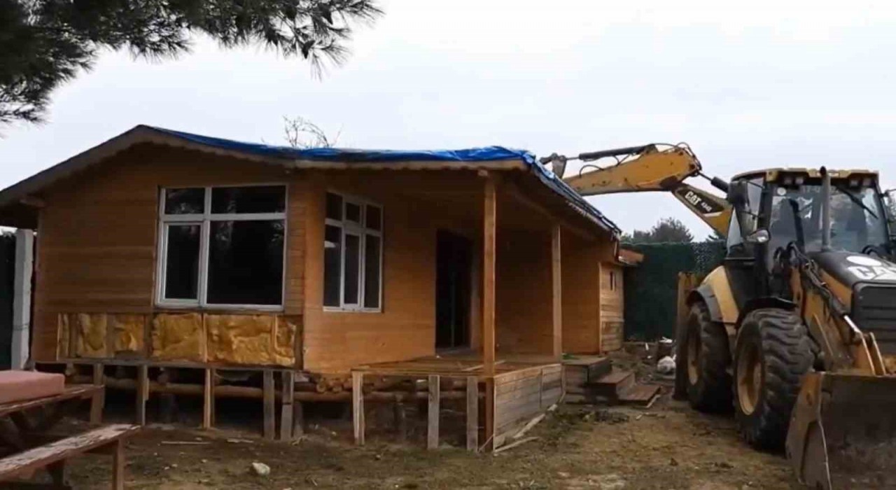 Çanakkalede 12 kaçak yapının yıkımı gerçekleştirildi
