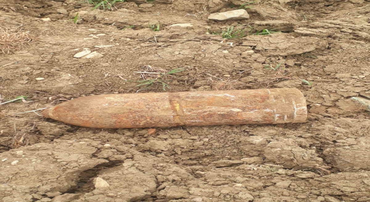 Çanakkalede mezarlık kazısında bulunan patlamamış top mermisi imha edildi