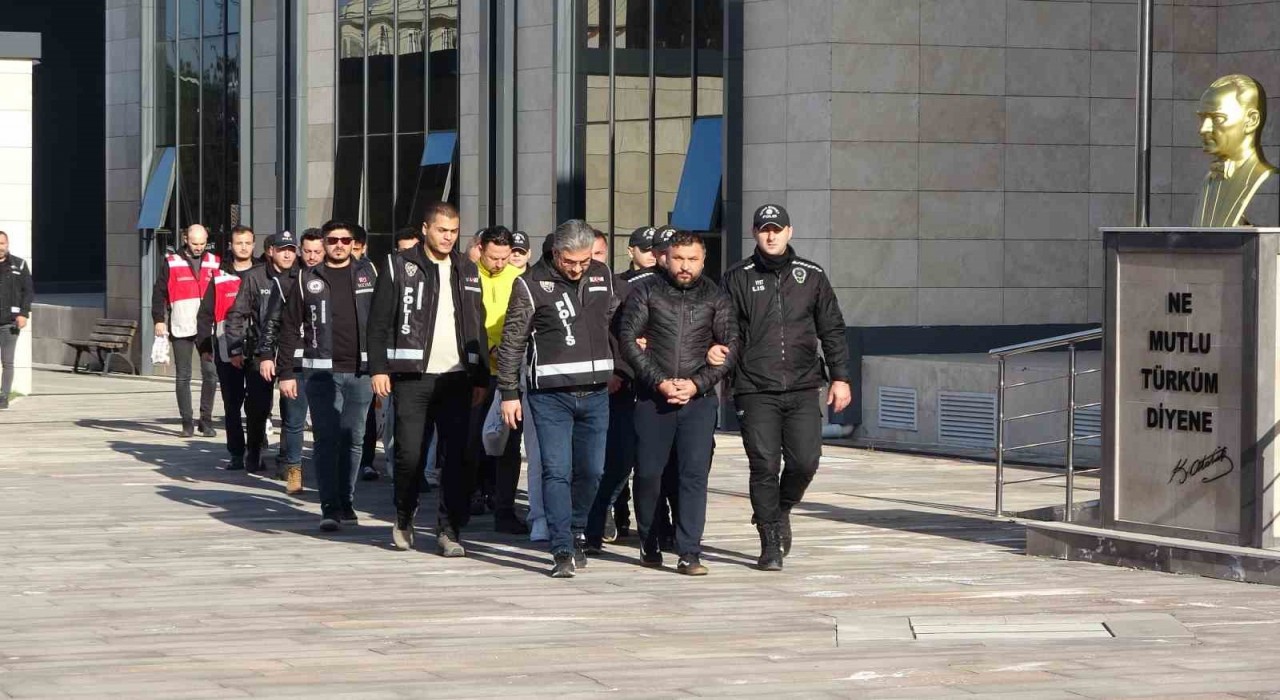 Çanakkalede otelde balyozla kavgaya karışan 10 şüpheli serbest kaldı