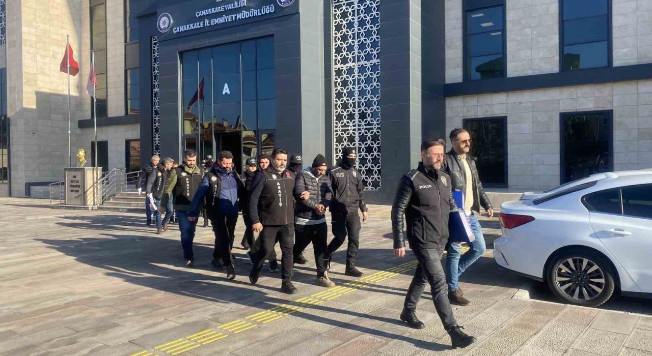 Çanakkalede yaşlı vatandaşı 1 milyon TL dolandıran 6 şüpheli tutuklandı