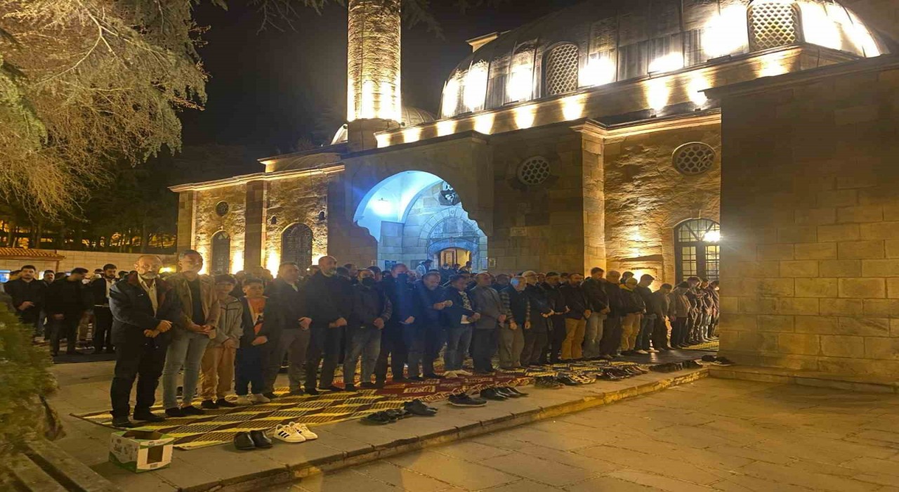 Çankırıda 467 yıllık Sultan Süleyman Camii Kadir Gecesinde doldu taştı