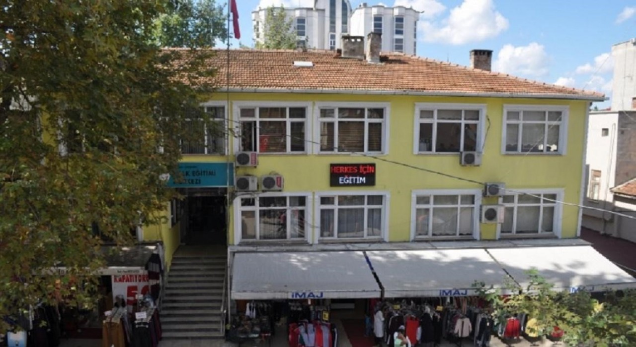 Çarşambada HEM kurslarına yoğun ilgi