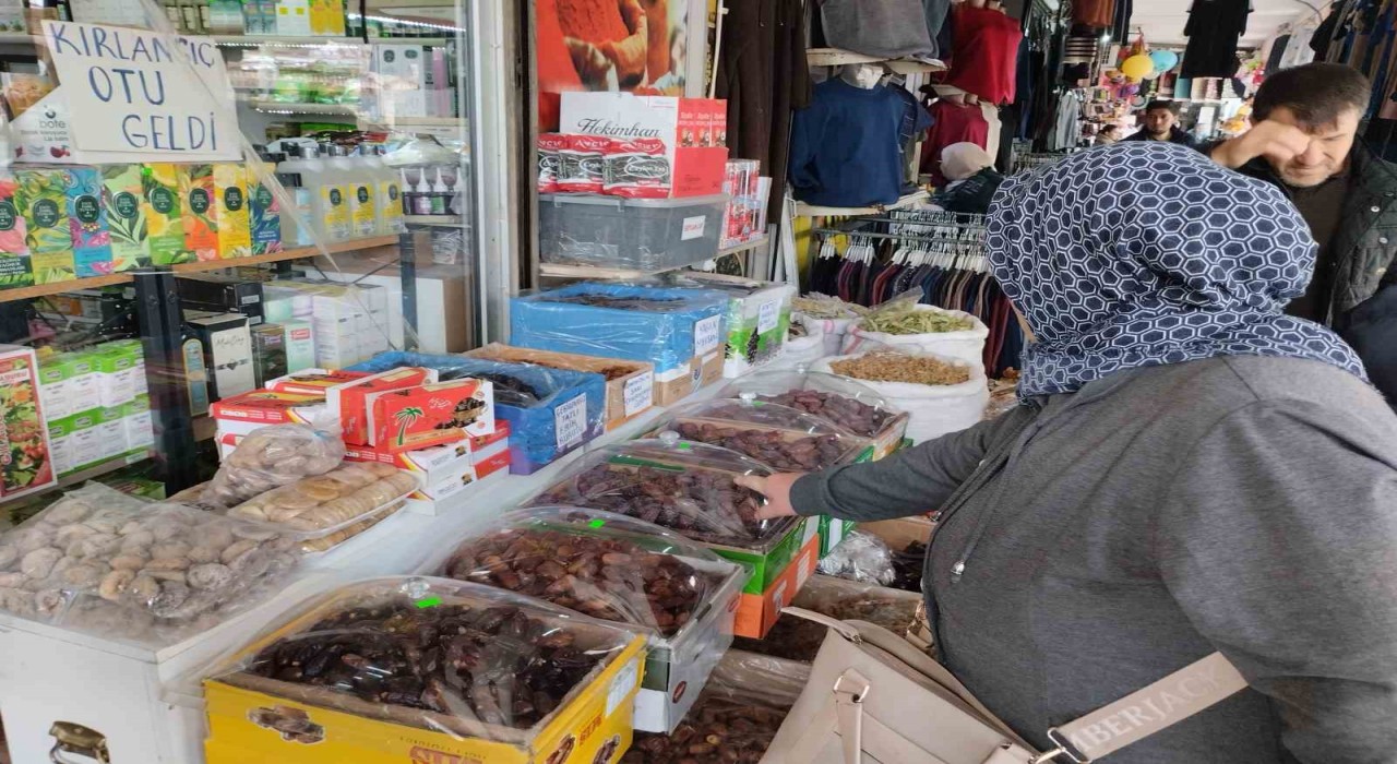Çarşı pazarda Ramazan hareketliliği