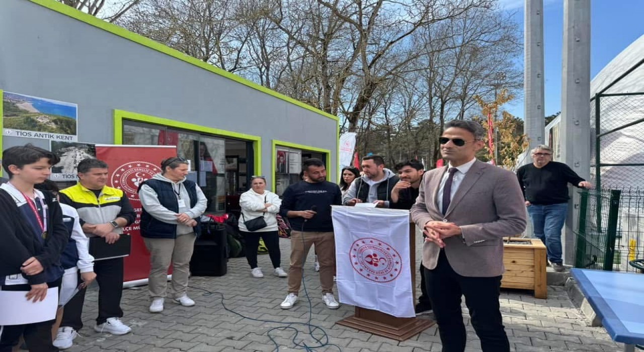 Çaycumada okul sporları tenis yıldızlar grup maçları heyecanı