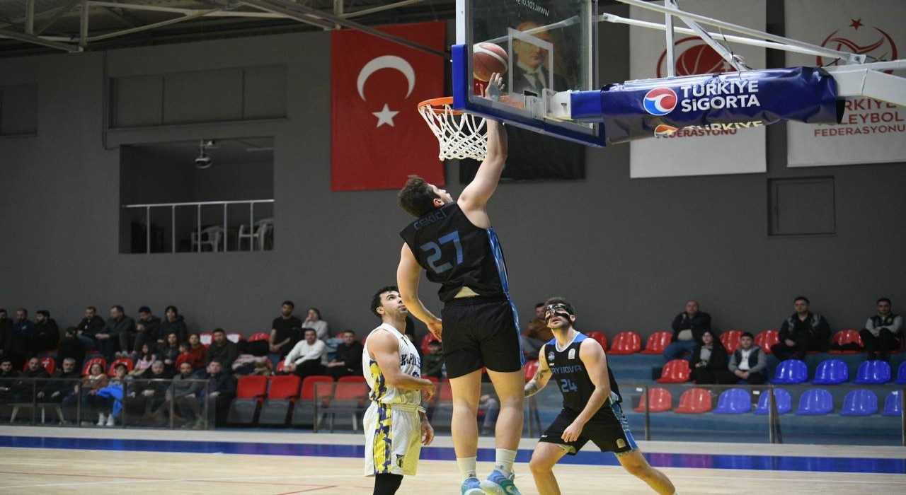 Çayırova Belediyesi Kapaklıdan galibiyetle döndü
