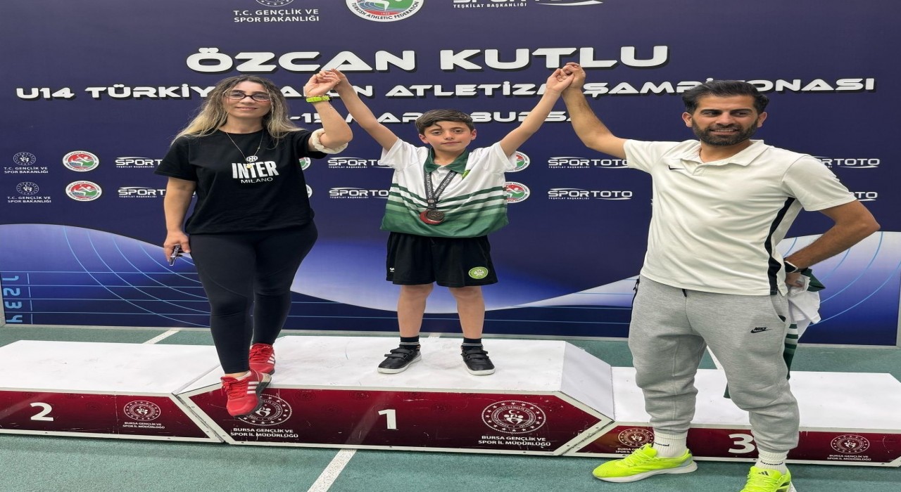 Cengiz Ebubekir Karayılan, atletizmde Türkiye 3üncüsü oldu