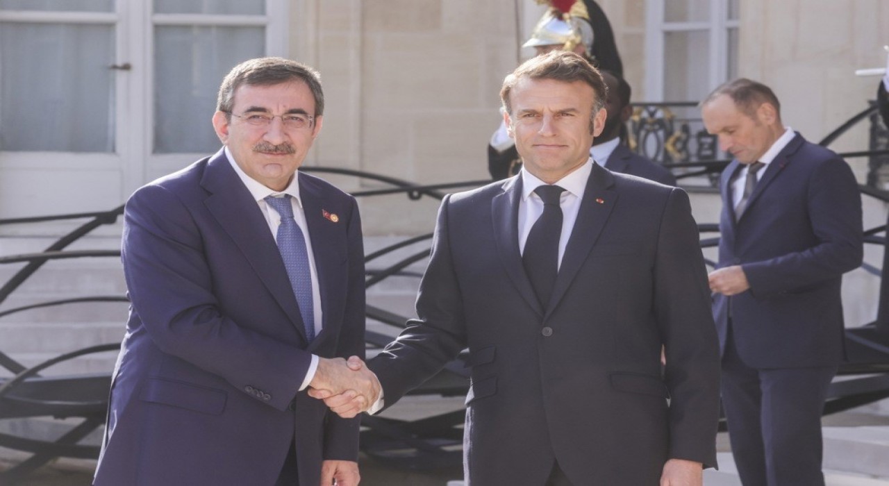 Cevdet Yılmaz, Fransada Ukrayna toplantısına katılıyor