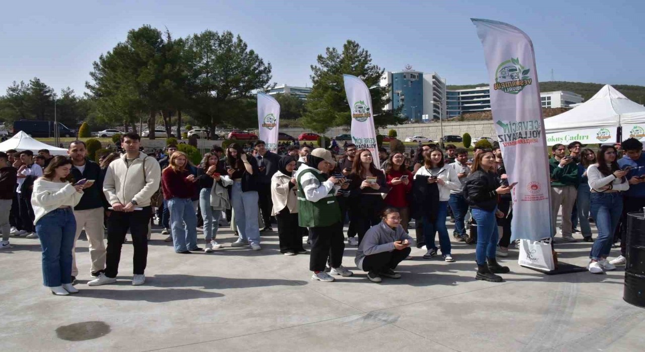 Çevre Tırı MSKÜde öğrencilerle buluştu