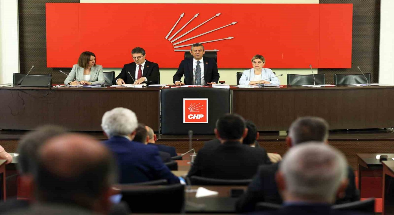 CHP Parti Meclisi, Özgür Özel başkanlığında toplandı