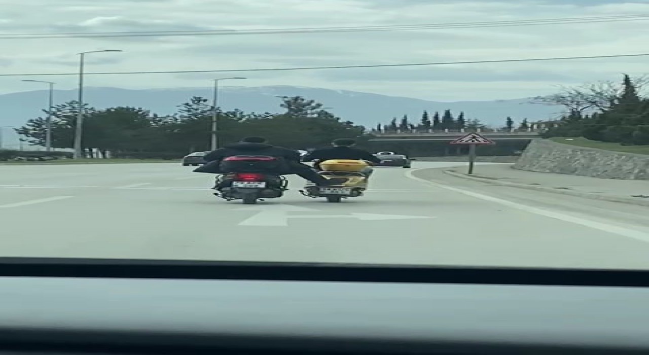 Cip ve motosiketlinin tehlikeli yolculukları kamerada