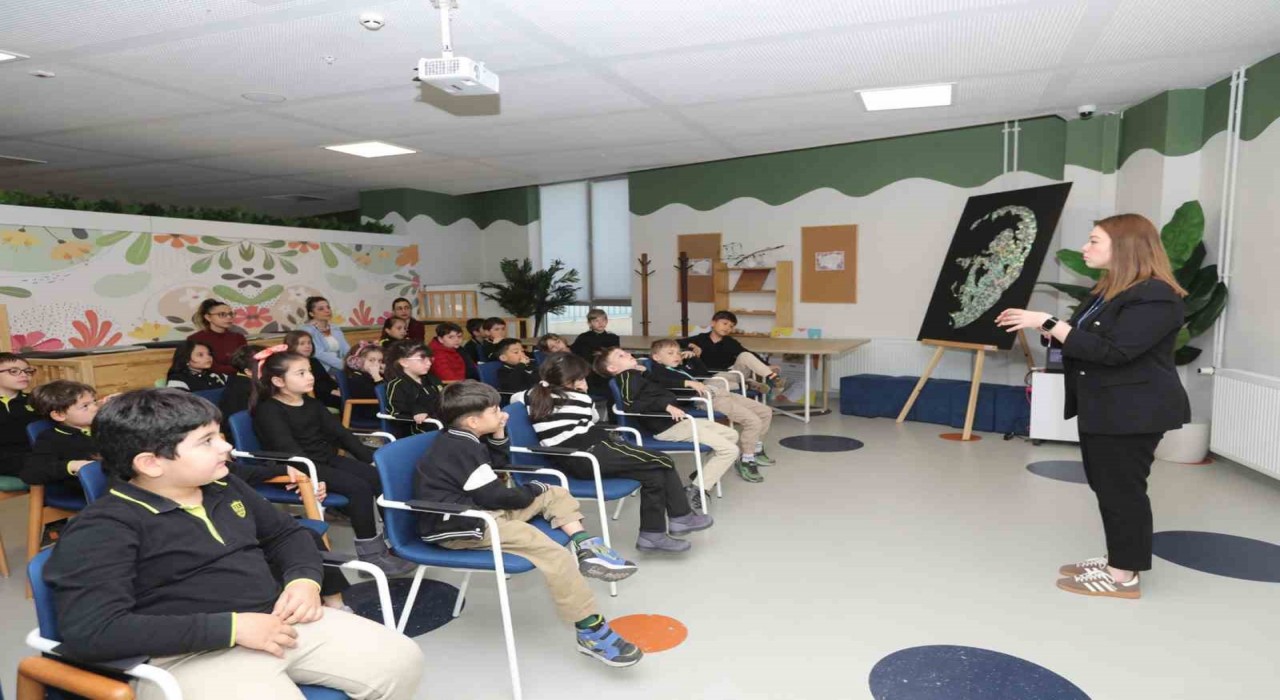 Çocuklar Oyuncak Kütüphanesinde hem eğleniyor hem öğreniyor