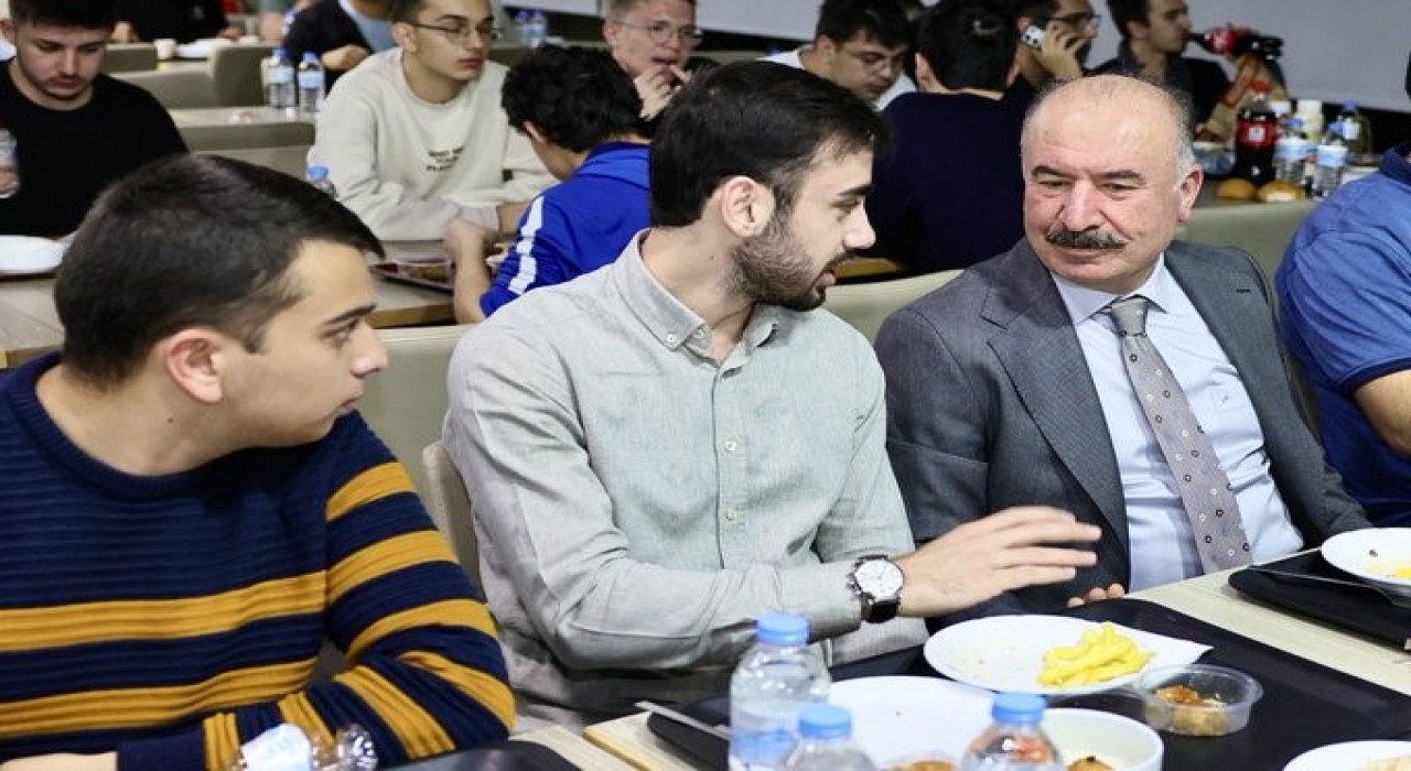Çorum Valisi Çalgandan öğrencilere tavsiye: Bu süreci iyi değerlendirin