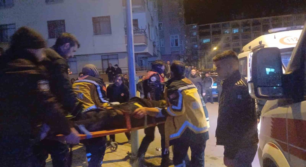 Çorumda çay ocağında silahlı saldırı: 5 yaralı