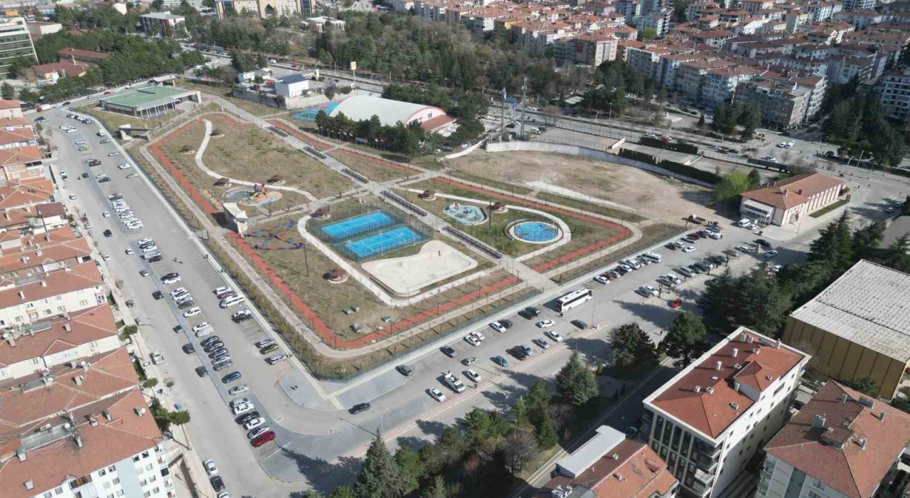 Çorumdaki Yüzüncü Yıl Millet Bahçesi açılışa hazırlanıyor