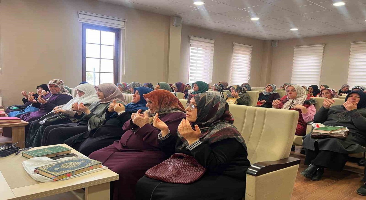 Çorumlu kadınlardan Esmaül Hüsna yarışması