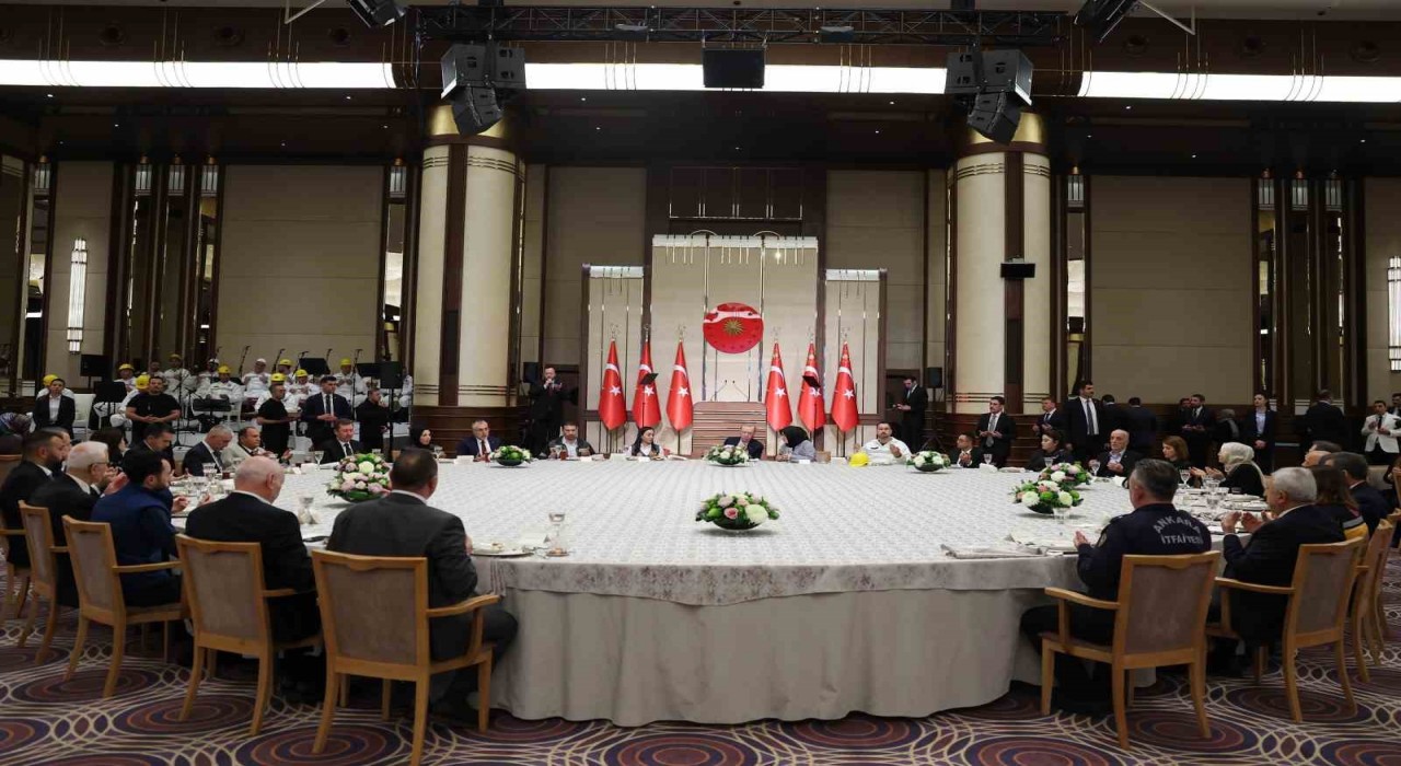 Cumhurbaşkanı Erdoğan: Sorumsuz boykot çağrılarıyla girişimciyi batırmak için çabalayan muhteris siyasetçilere prim vermeyeceğiz