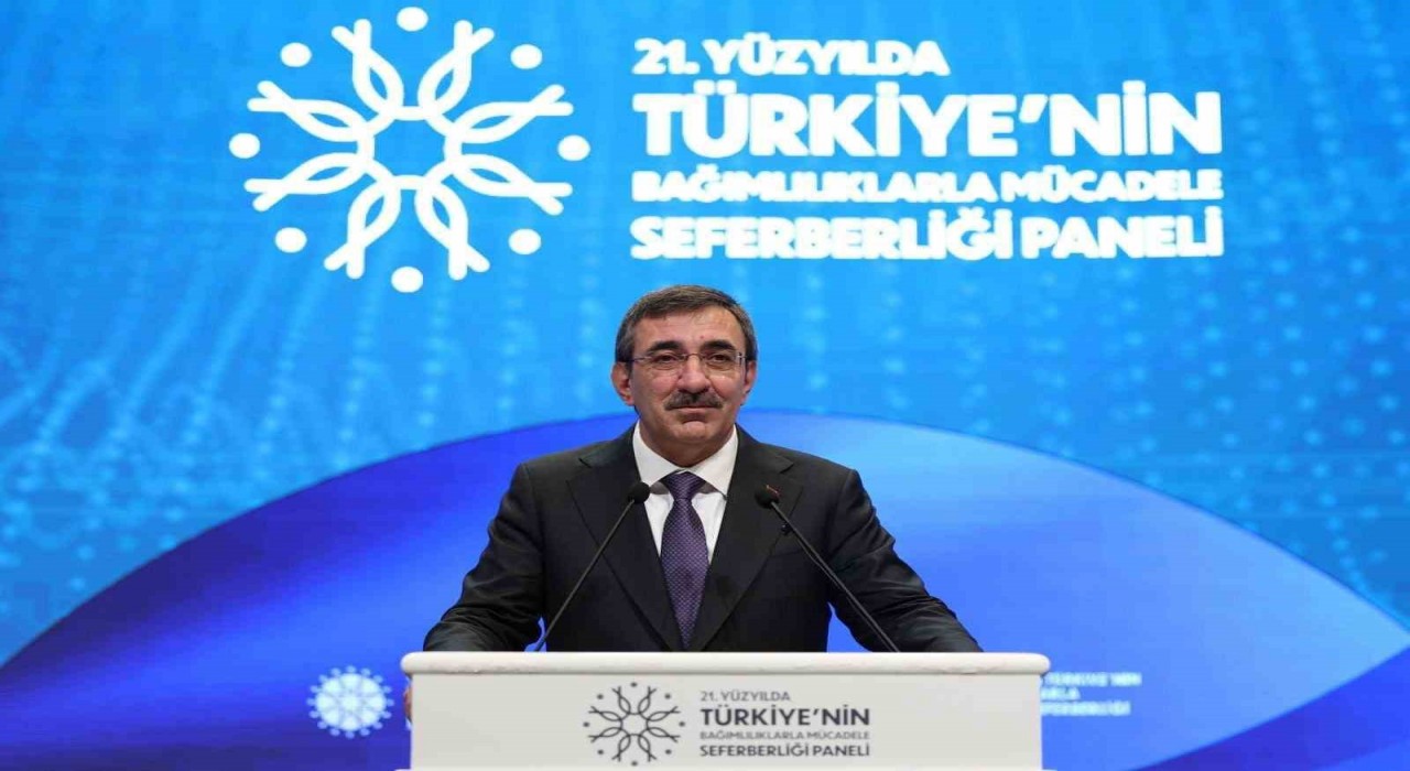 Cumhurbaşkanı Yardımcısı Yılmaz: Son günlerde maalesef yargı süreçlerimizle ilgili sokaklarda hukuk dışı, hukuka aykırı bir takım eylemlerin, söylemlerin yaşandığını gördük
