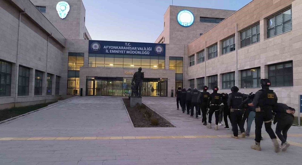 DEAŞ operasyonu: 9 gözaltı