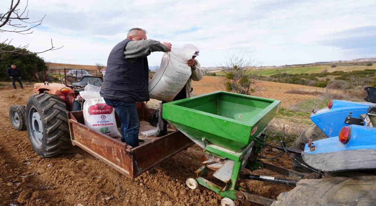 Denizlide 542 çiftçiye 75 bin 100 kilogram gübre desteği sağladı